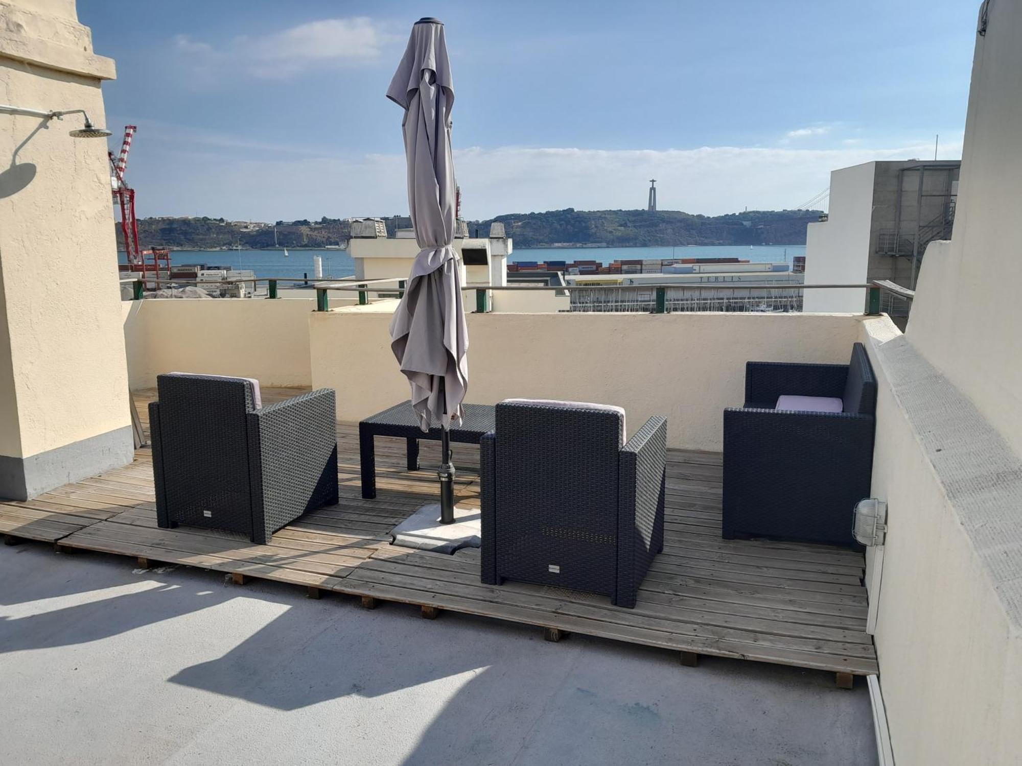 Apartamento Sobre O Rio Lisbon Exterior photo